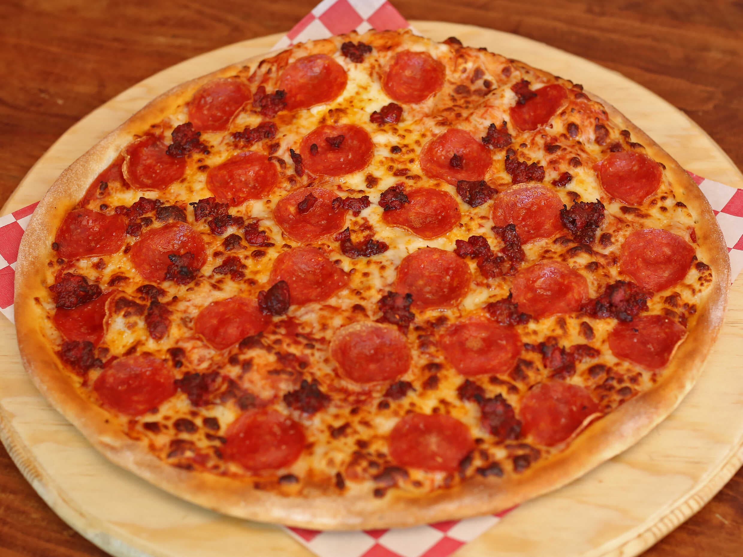 Pizza Familiar Carnes Frias