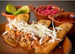 Combo 3 Tacos Dorados Con Carne + 1 Agua Fresca