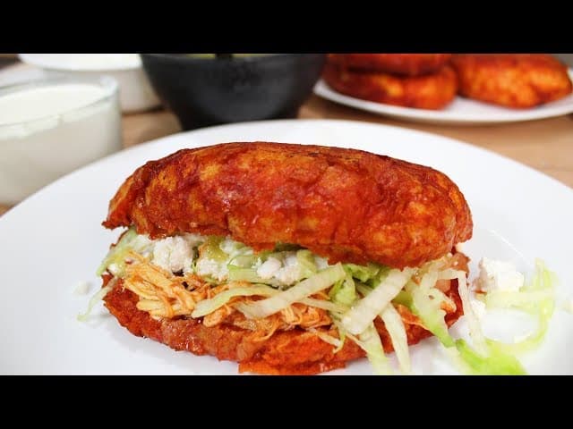 Pambazo con Tinga