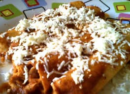Enchiladas de Mole con Pollo (4 Piezas)
