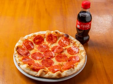 Combo Pizza Personal y  Coca cola 250 ml