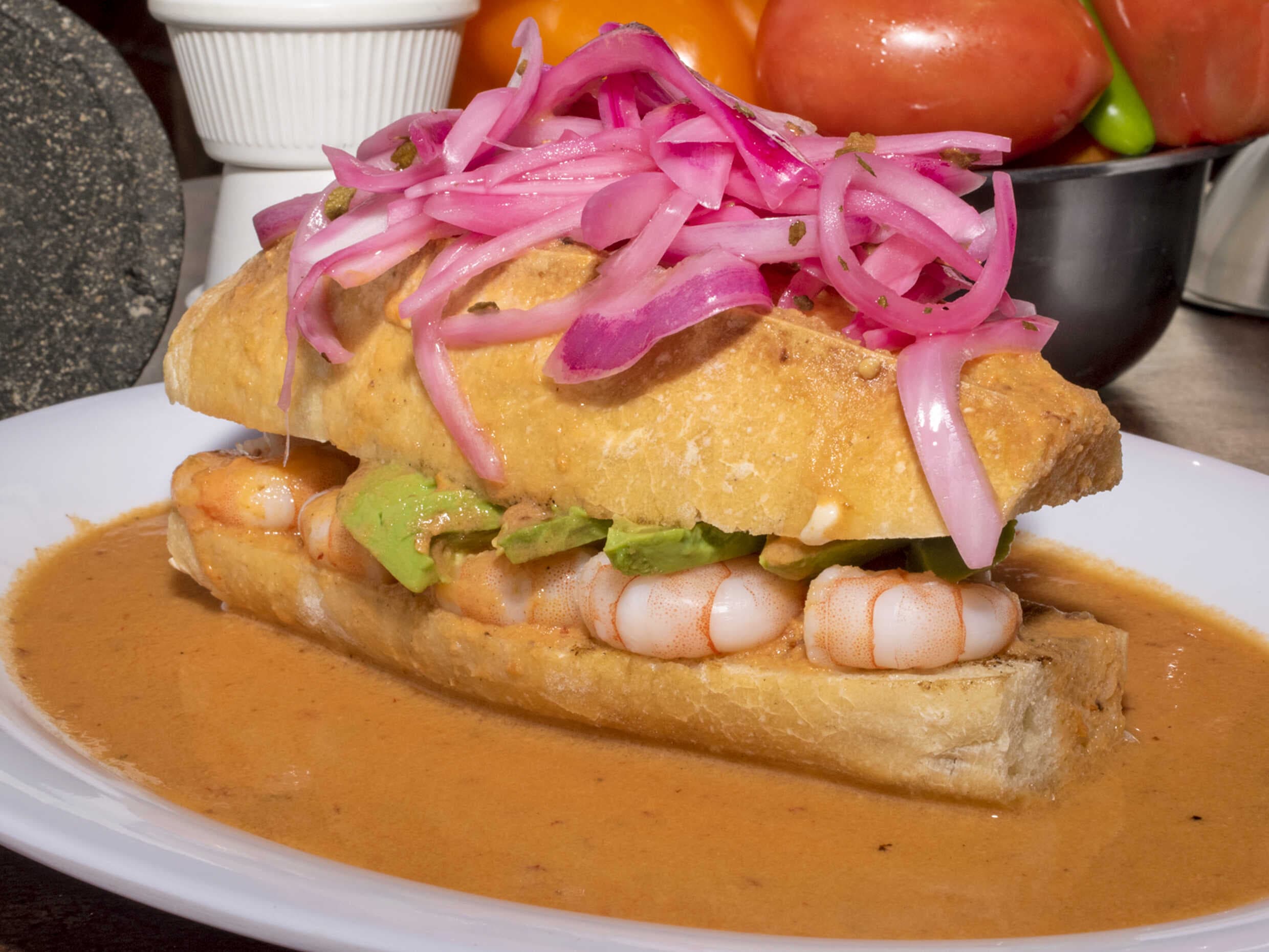 Torta Ahogada de Camarón