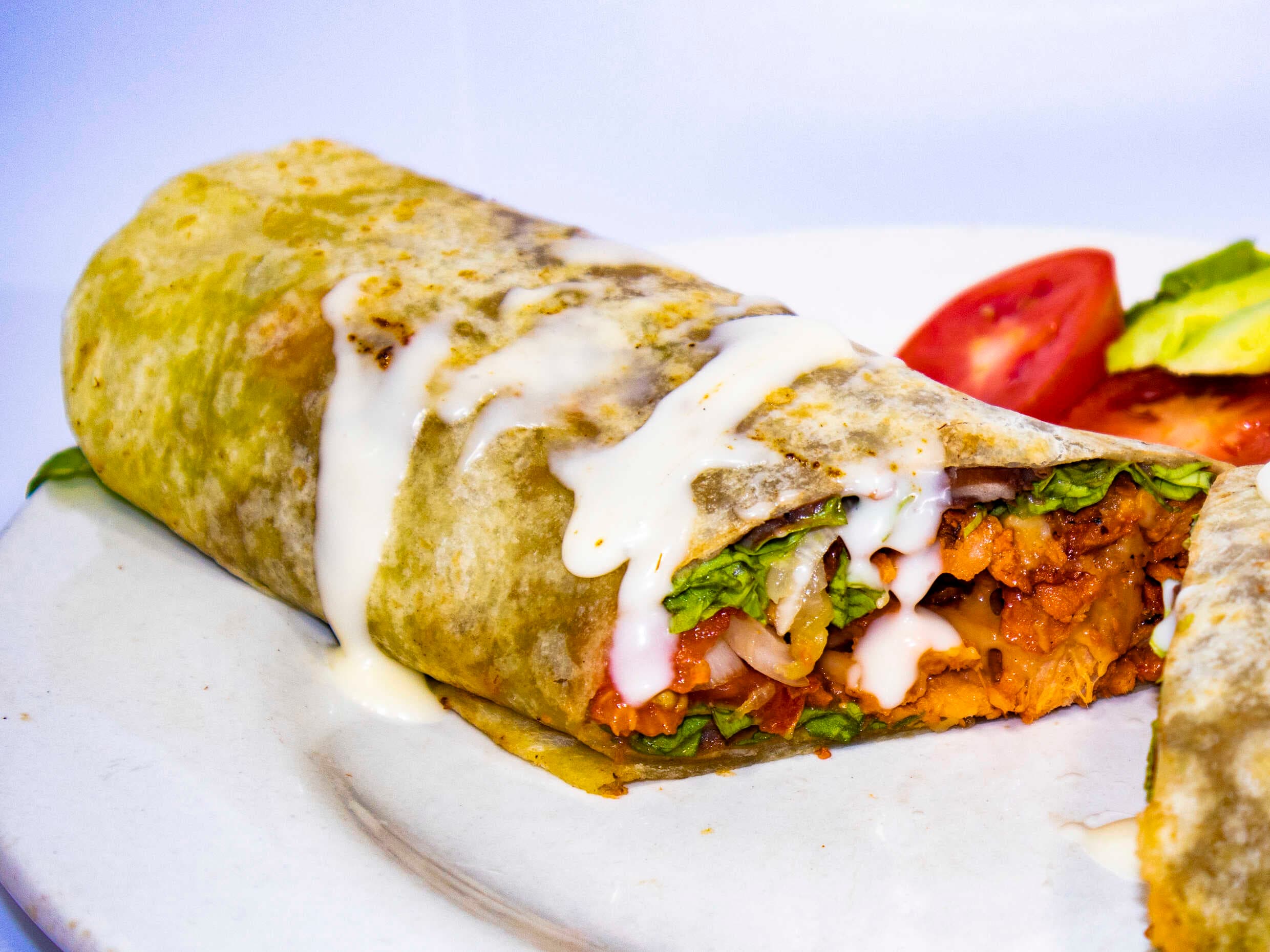 Combo burrito pastor/queso + Horchata