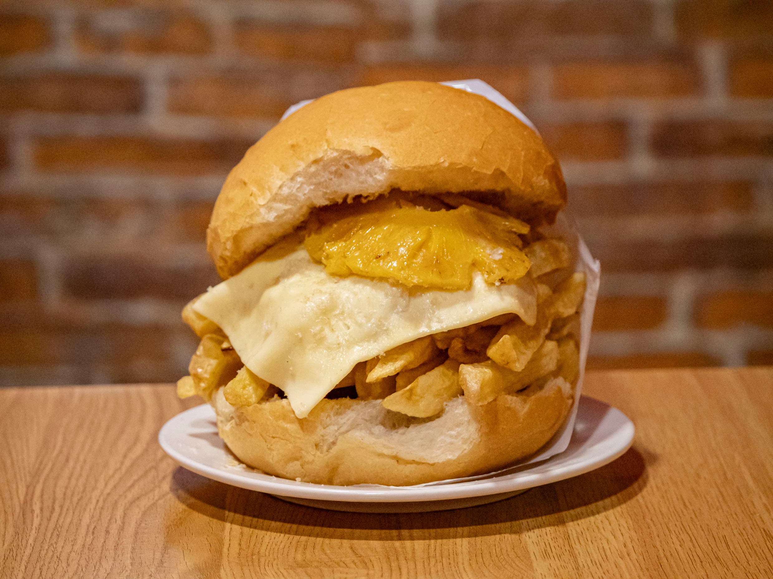 Hamburguesa de Filete de Pollo Hawaiano
