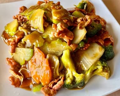Chop Suey con Lechón y Verduras ( Medio )