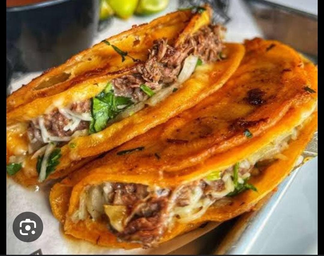 Combo 3 - 2 Quesabirrias + Consomé + Soda