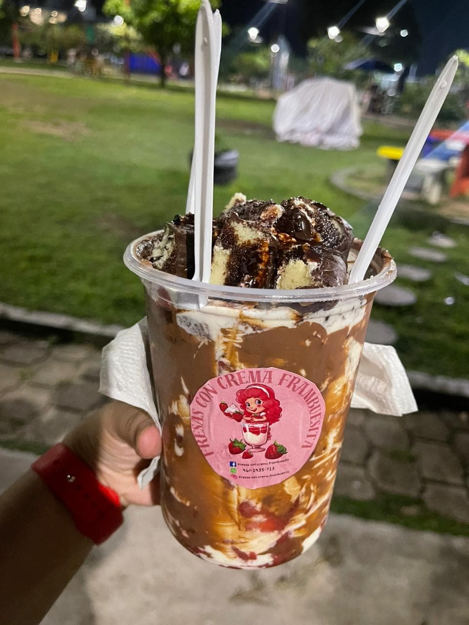 Fresas con Crema Premium Grande 1 L