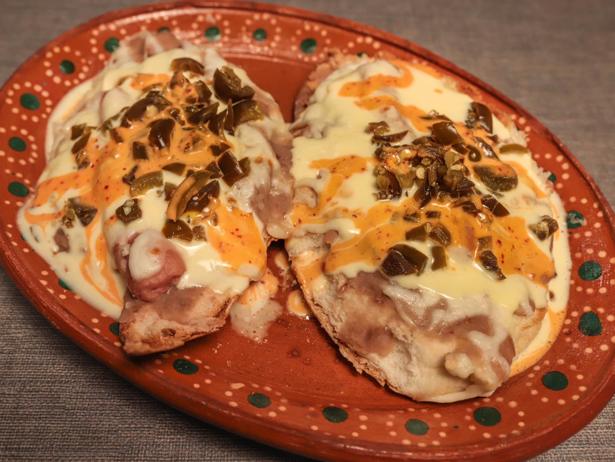 Combo Chilaquiles sin Huevo + Molletes