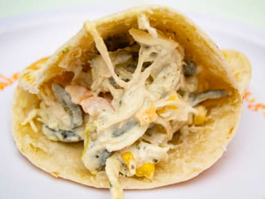 Gordita de Pollo con Crema