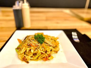 Yakiudon de Carne