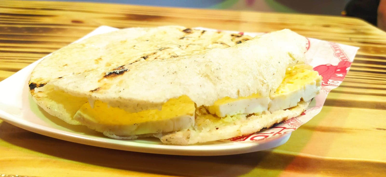 Arepa Jamón y Queso