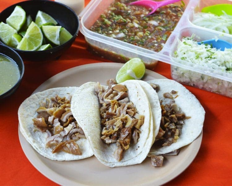 Combo 4 Tacos de Surtida + Refresco