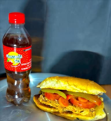 Torta de Pierna mas Refresco 355 ml