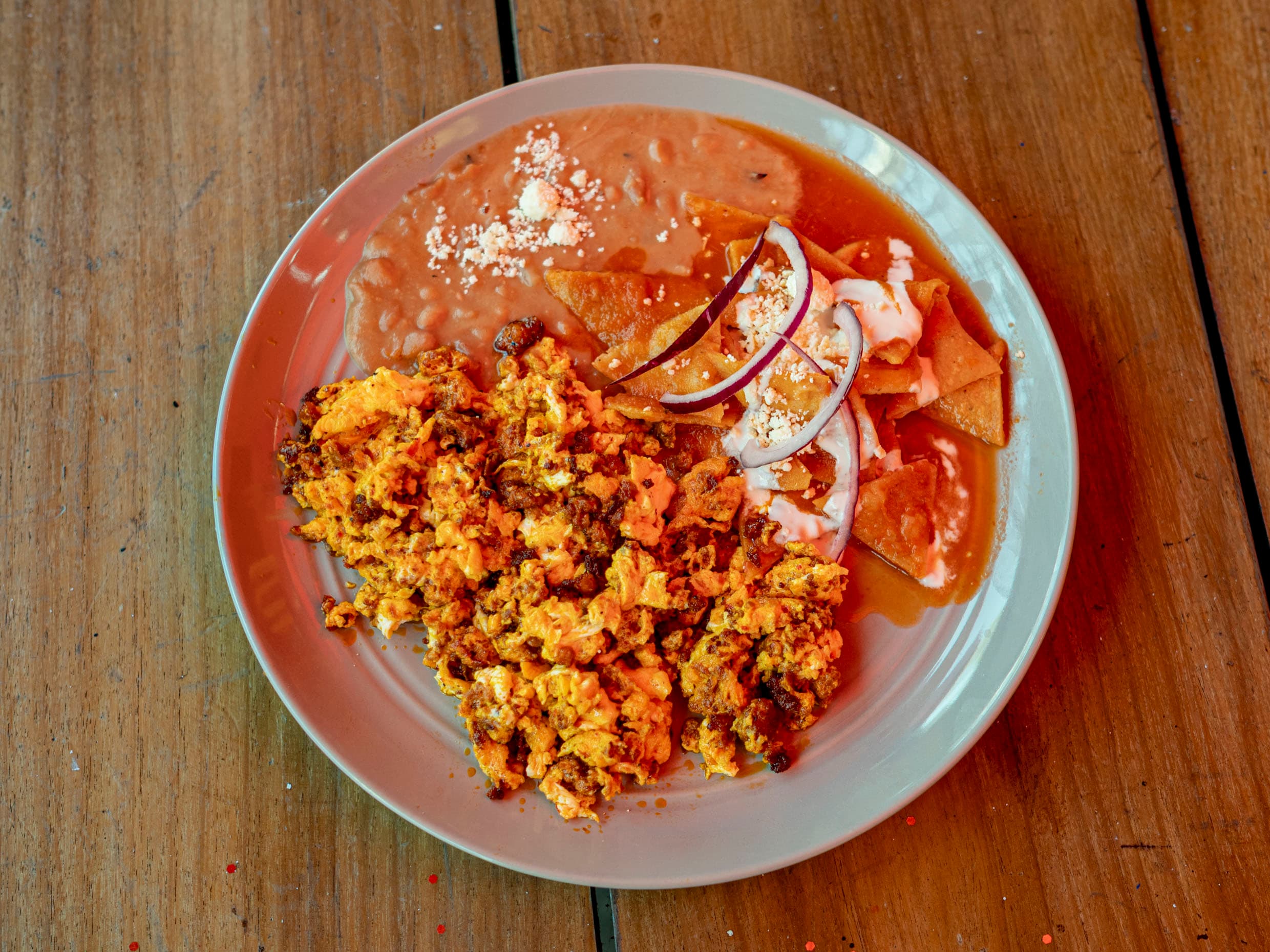 Huevos con chorizo