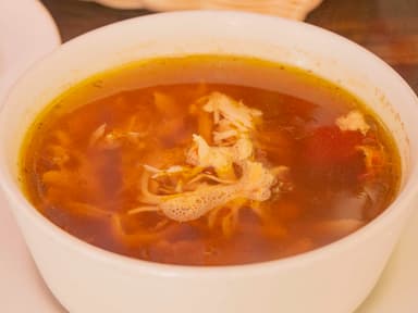 Consomé de pollo