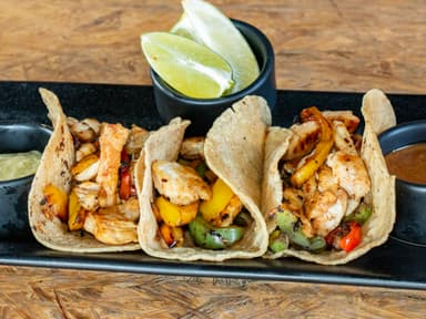 Orden de Tacos de Pollo con Pimientos
