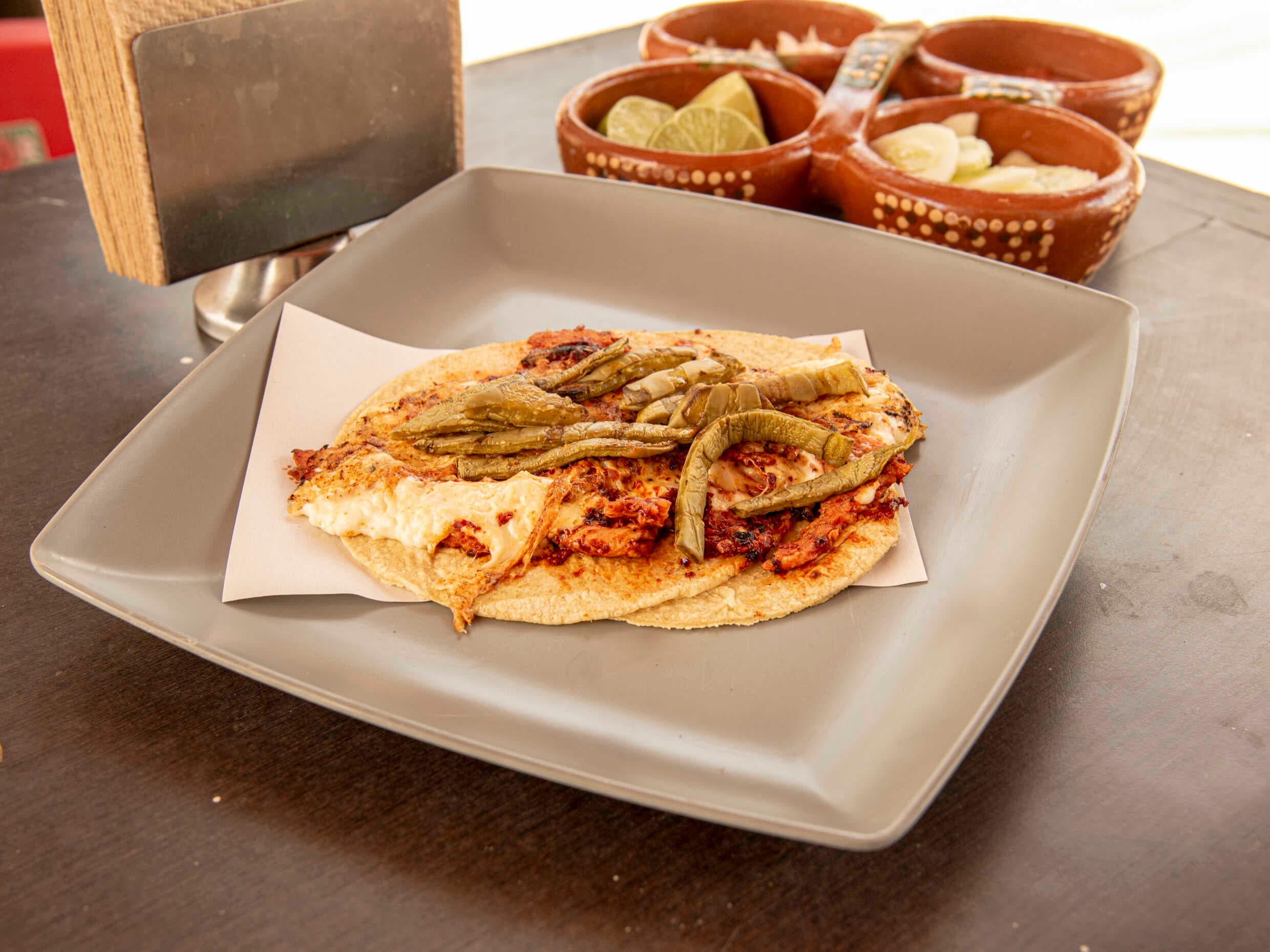 Taco de Pastor con Queso