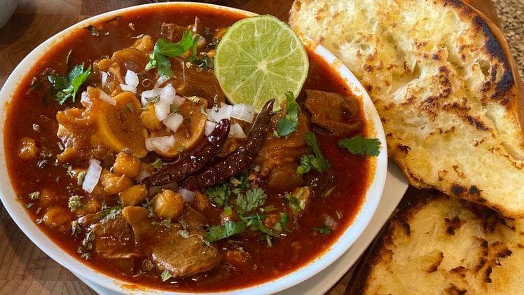 Pozole Mixto (Grande)