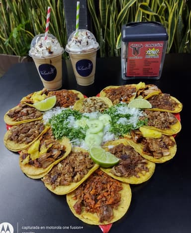 Taco Pastor con Queso