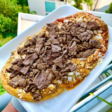 Huarache de Bistec