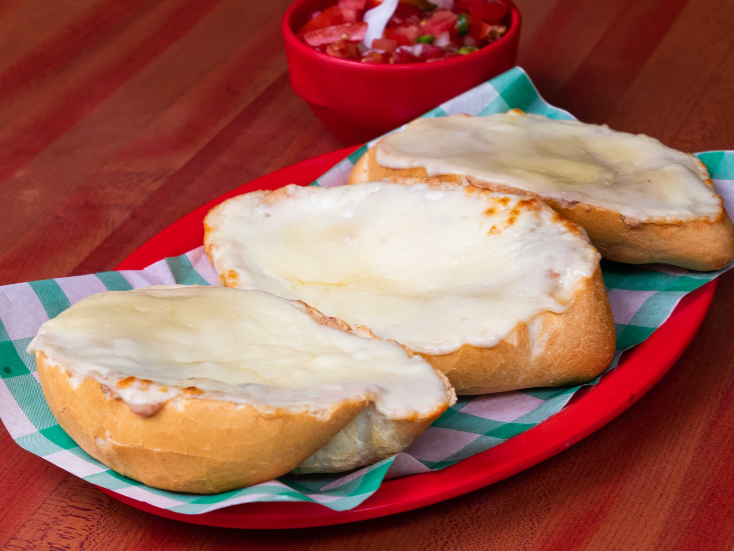 Molletes con Jamón