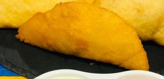 Empanada de Caraotas y Queso