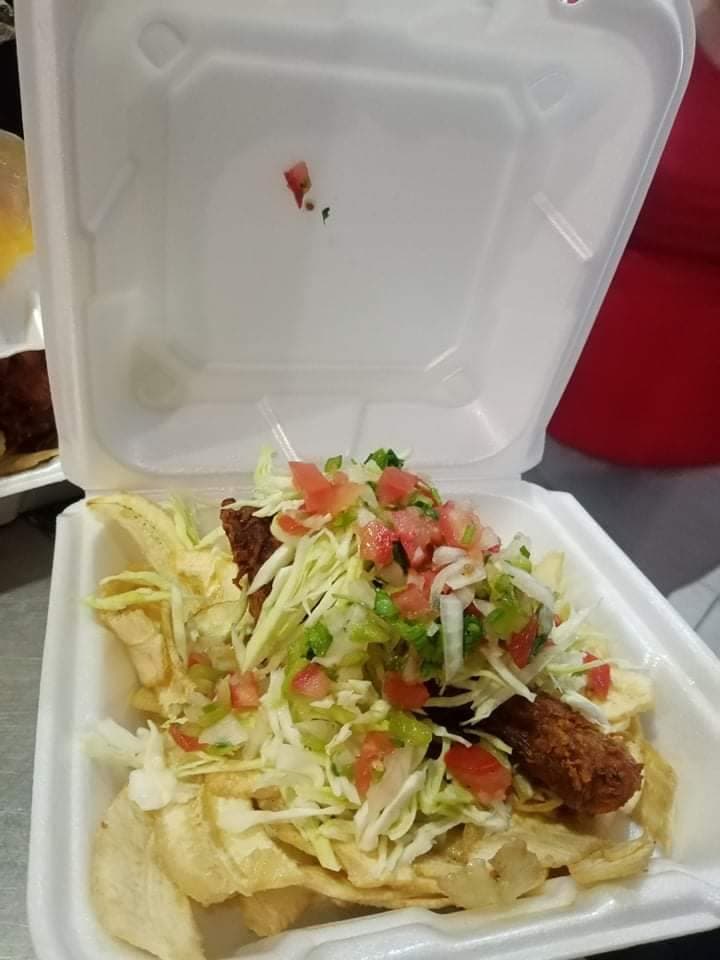 Pollo con Tajadas