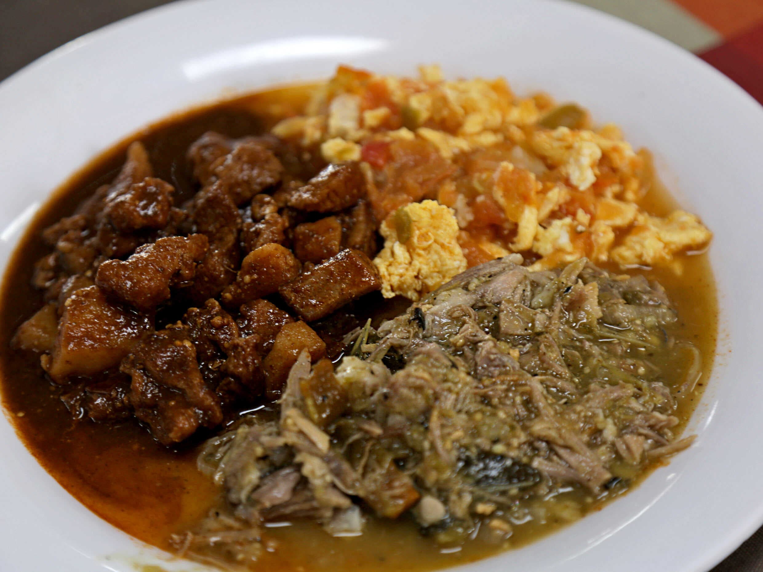 Plato Grande (2 Guarniciones y 1 Carne)