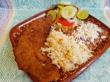 Chilaquiles con Milanesa