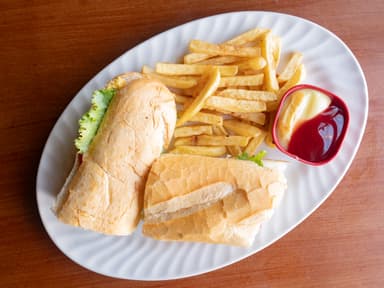 Sandwich + Papas Fritas