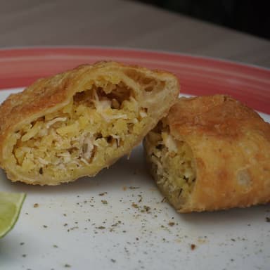 EMPANADA DE ARROZ  POLLO