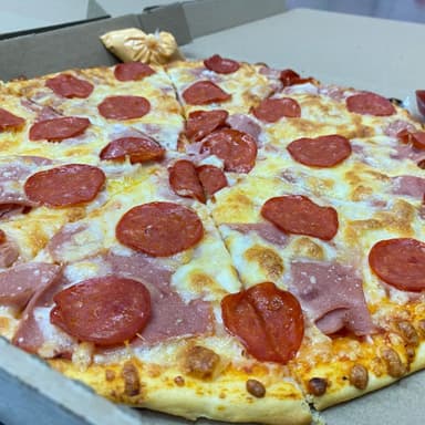 Pizza Grande Carnes Frias