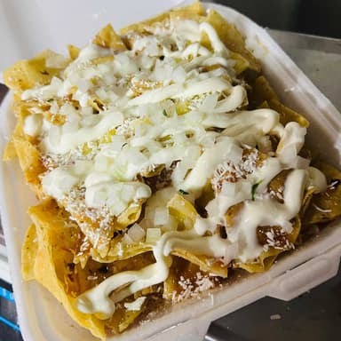 Chilaquiles Grandes Rojos o Verdes