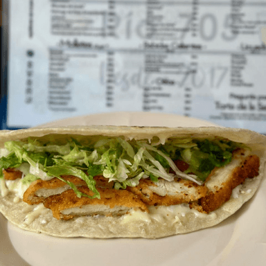 Quesadilla de Pechuga Estilo Kentucky