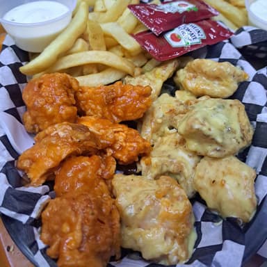 Boneless 300 Gramos Combinados