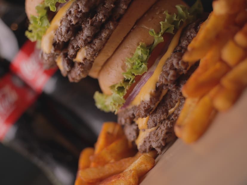 911 Burgers & Fries - Country Mall