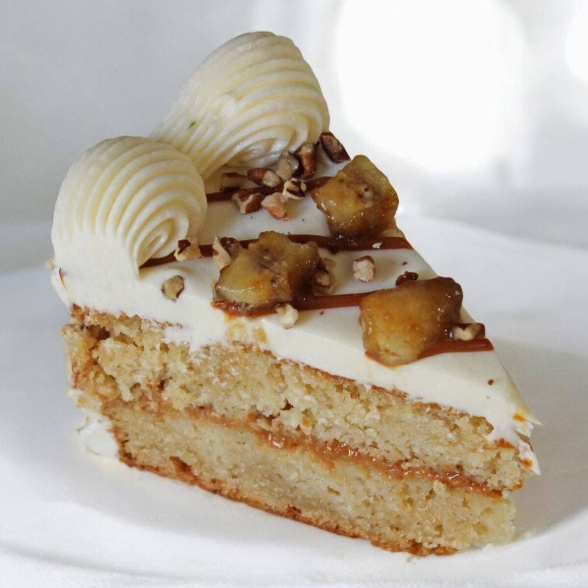 Rebanada de Pastel de Plátano Caramelizado