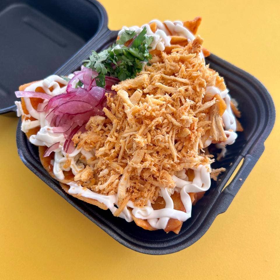 Chilaquiles con Pollo