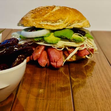 Cemita de Salchicha