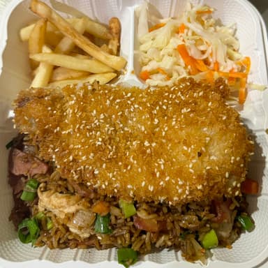 combo de arroz con pescado empanizado