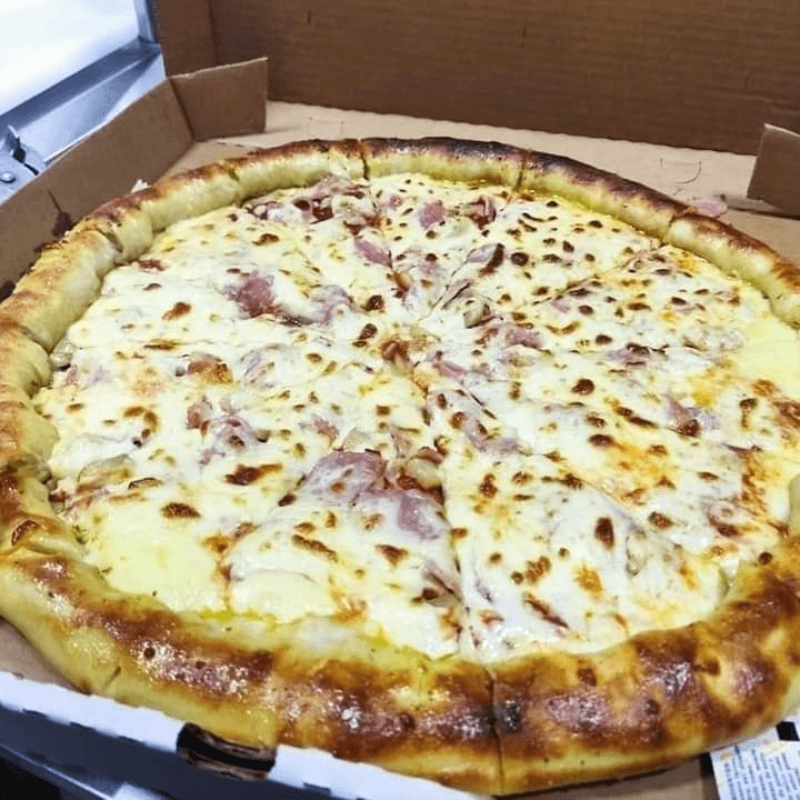 Pizza Mediana 12 slices + Bebida