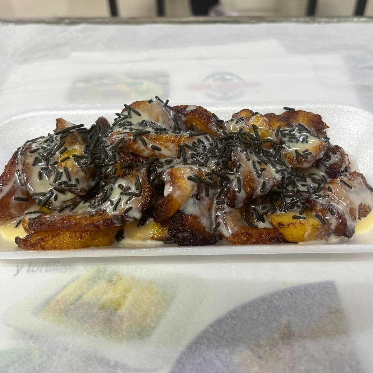 Platanos Fritos con Lechera y Chispas de Chocolate