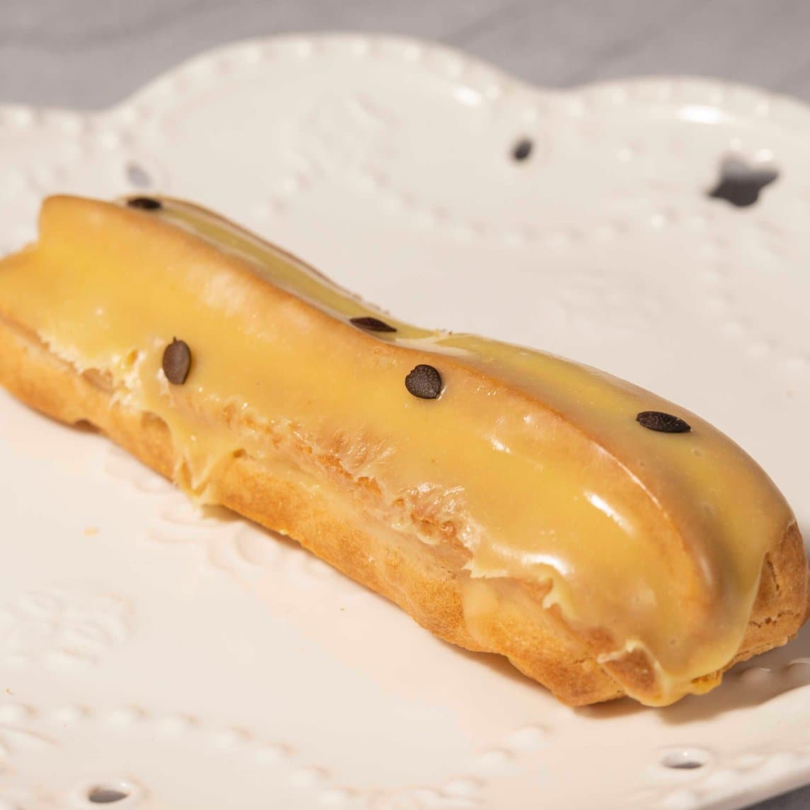 Relámpago con Crema de Maracuyá
