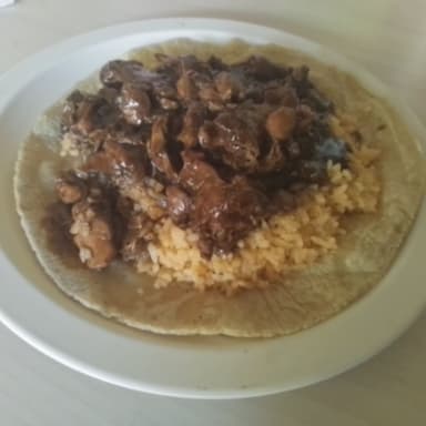 Taco de Mole Rojo de Pollo