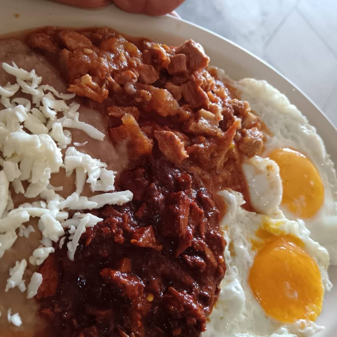 Desayuno con Guisado