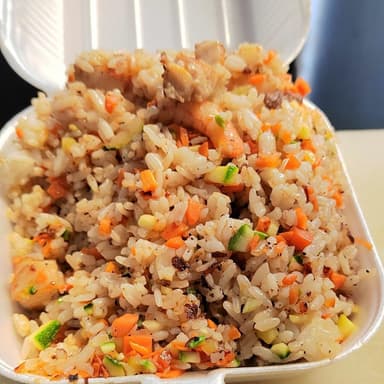 Yakimeshi con Pollo