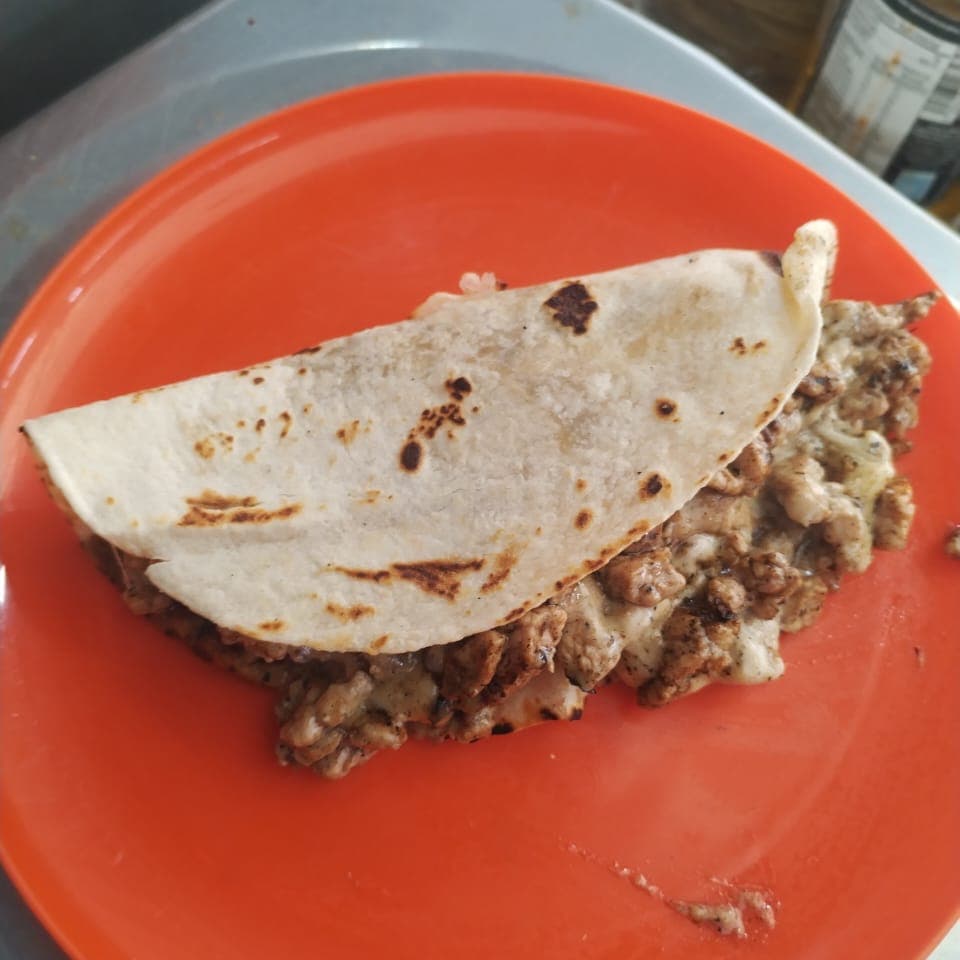 Quesadilla campechana