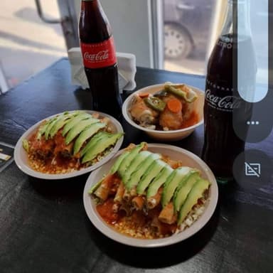 Combo Docena + Patita de Puerco + Soda