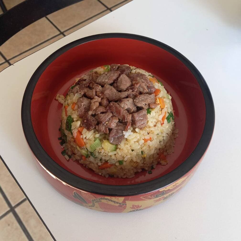 Yakimeshi de Carne