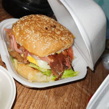 Hamburguesa hawaiana